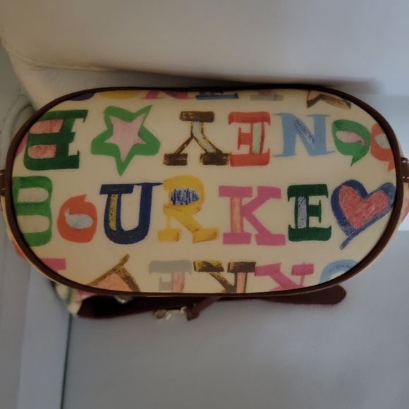 DOONEY & BOURKE - Crayon "It Girl" Bucket Bag - Picture 5 of 16